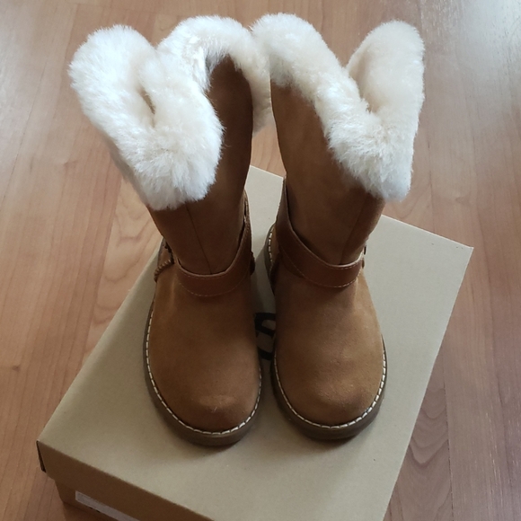 NIB!!! UGG NESSA BOOT - Picture 2 of 7
